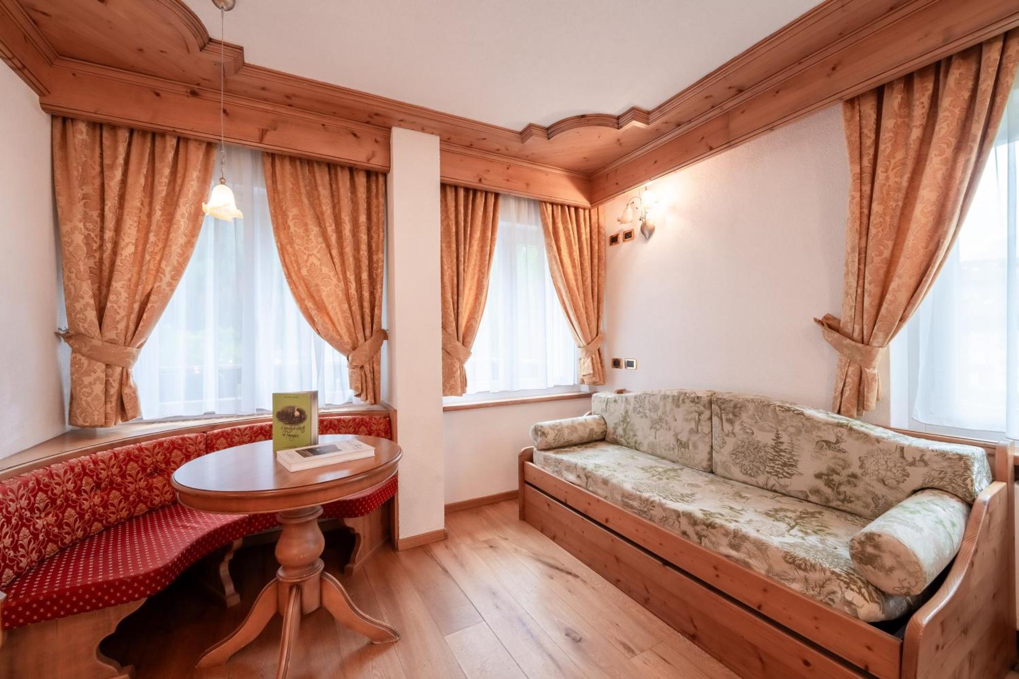 Hotel Grohmann Campitello di Fassa Exterior foto